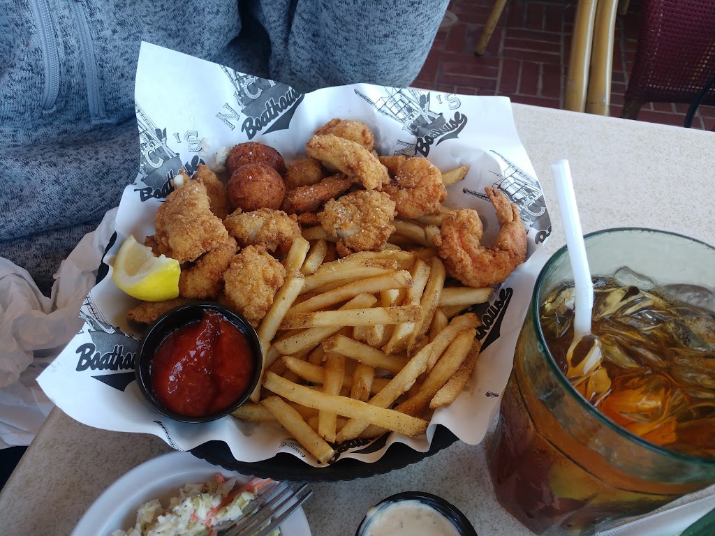 Nicks Boathouse | restaurant | 455 W Main St, Pensacola, FL 32502, USA | 8509128775 OR +1 850-912-8775