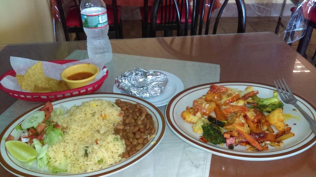 Montecristo Restaurant | restaurant | 146 Broadway, Somerville, MA 02145, USA | 6176288458 OR +1 617-628-8458