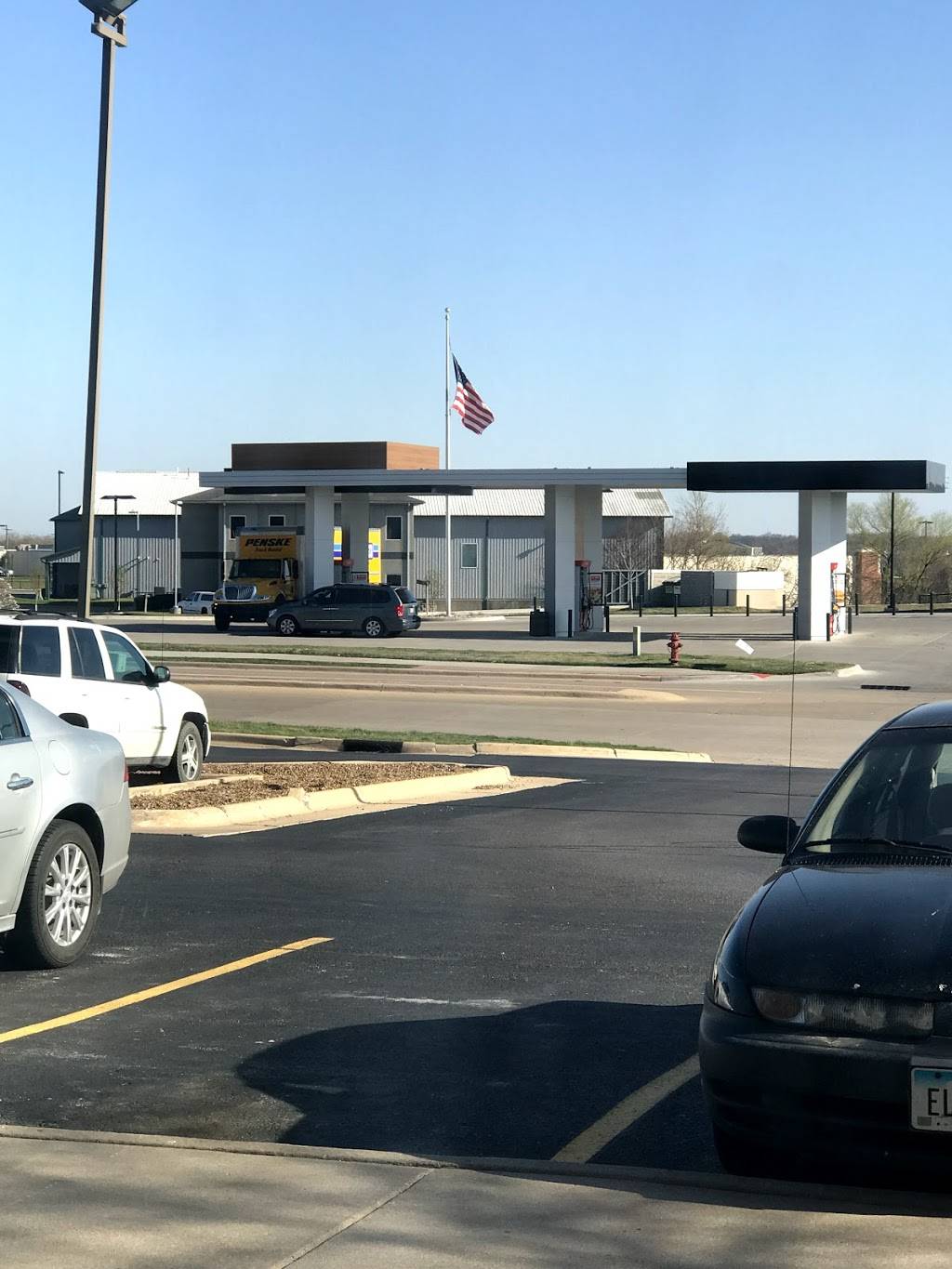 Kum & Go | meal takeaway | 2600 Holiday Rd, Coralville, IA 52241, USA | 3193373136 OR +1 319-337-3136