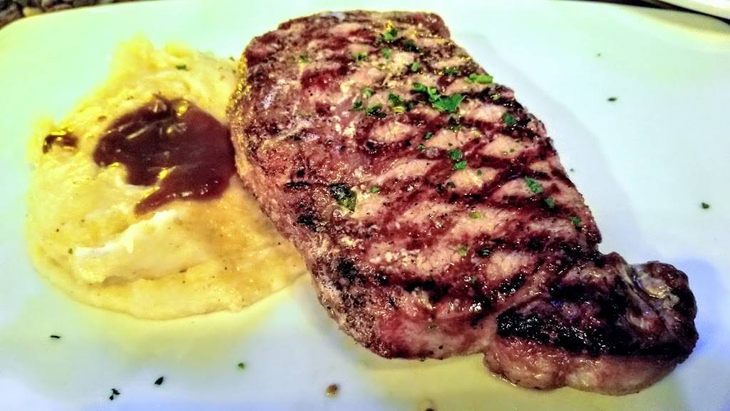 On the Rocks Bar And Grill | restaurant | 2332 West Coast Hwy, Newport Beach, CA 92663, USA | 9496738444 OR +1 949-673-8444