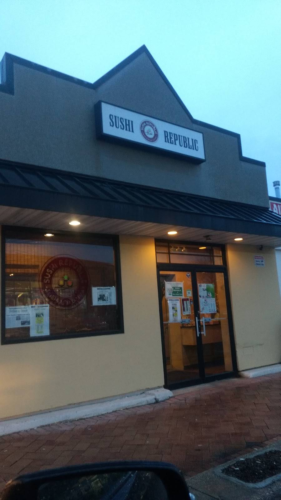 Sushi Republic | restaurant | 3365 Hillside Avenue, New Hyde Park, NY 11040, USA | 5167473377 OR +1 516-747-3377