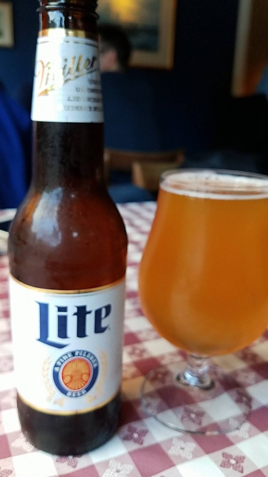 Guthries Tavern | restaurant | 1300 W Addison St, Chicago, IL 60613, USA | 7734772900 OR +1 773-477-2900