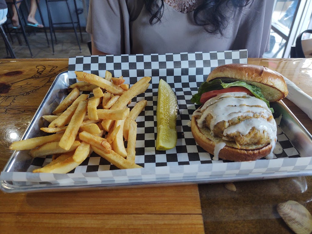 Bulkheads Taphouse & Kitchen | restaurant | 664 Kingsley Ave #107, Orange Park, FL 32073, USA | 9045927084 OR +1 904-592-7084