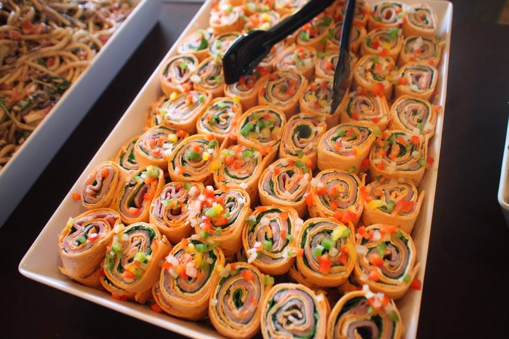 Incredible Mos | restaurant | 1355 Silver Lake Crossings Blvd, Grawn, MI 49637, USA | 2319441355 OR +1 231-944-1355