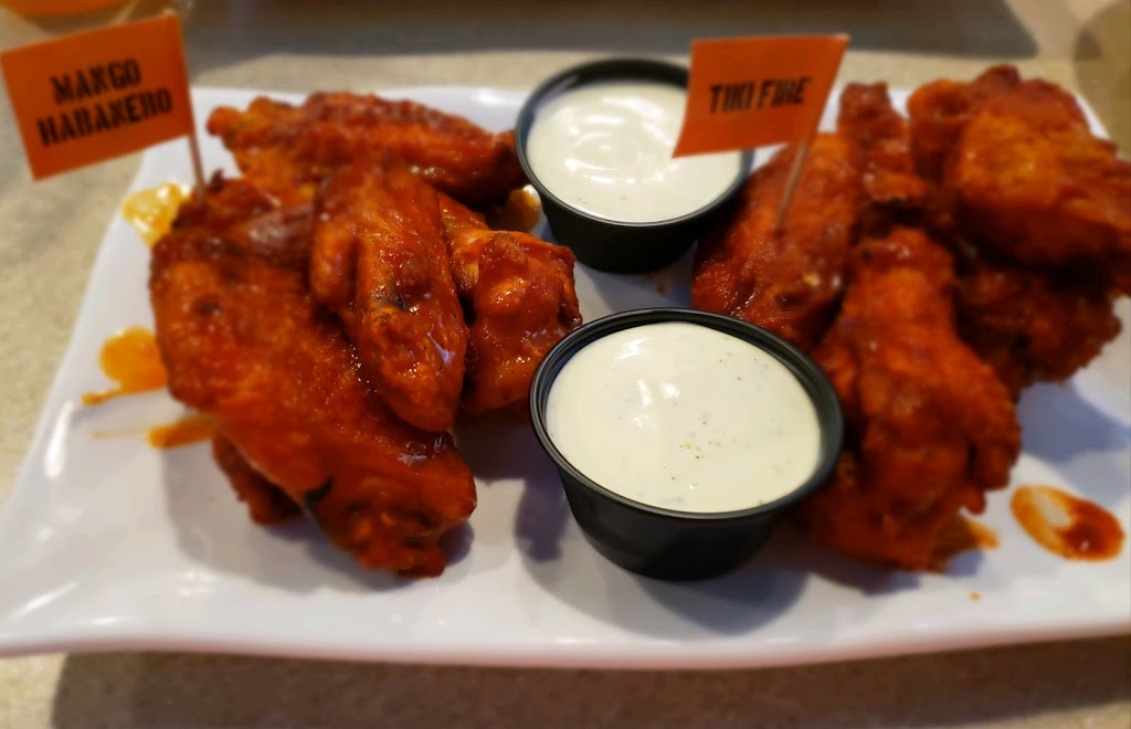 Island Wing Company | restaurant | 29740 Urgent Care Dr, Daphne, AL 36526, USA | 2516253042 OR +1 251-625-3042