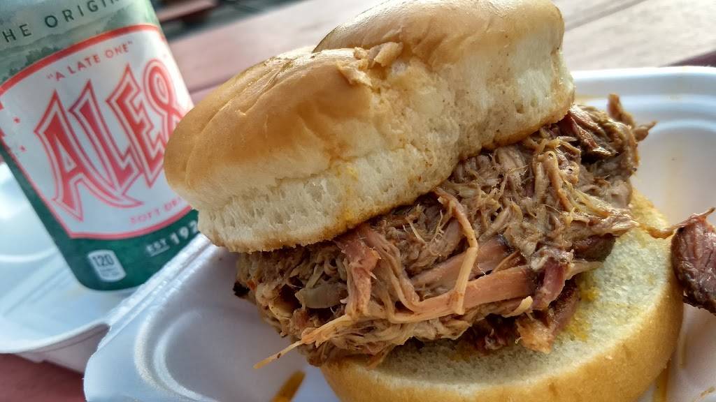 River Road BBQ | restaurant | 3017 River Rd, Louisville, KY 40207, USA | 5025927065 OR +1 502-592-7065