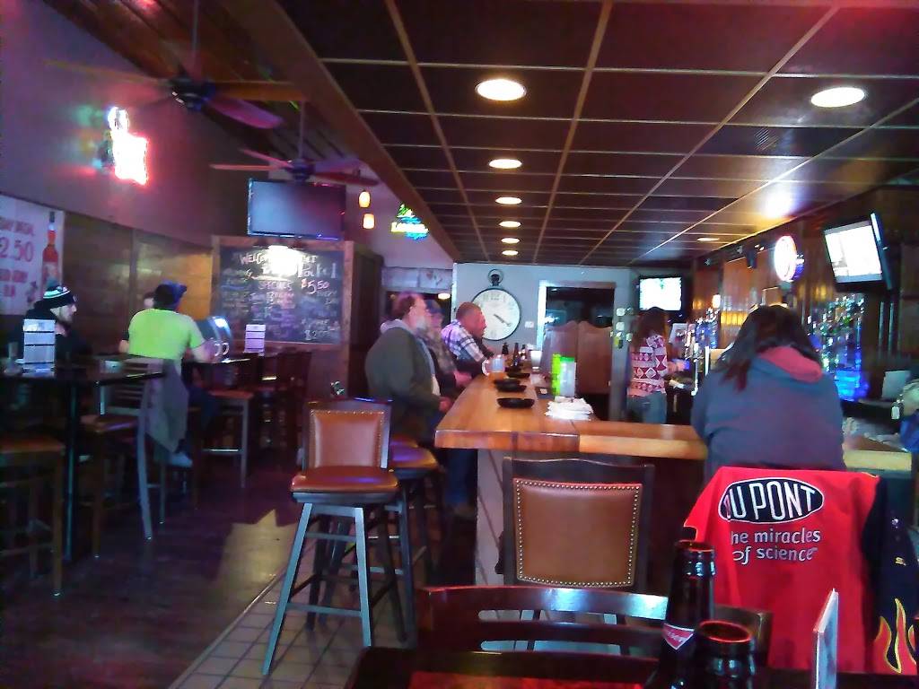 Corner Pocket Tavern | restaurant | 100 E Toledo St, Fremont, IN 46737, USA | 2604959255 OR +1 260-495-9255