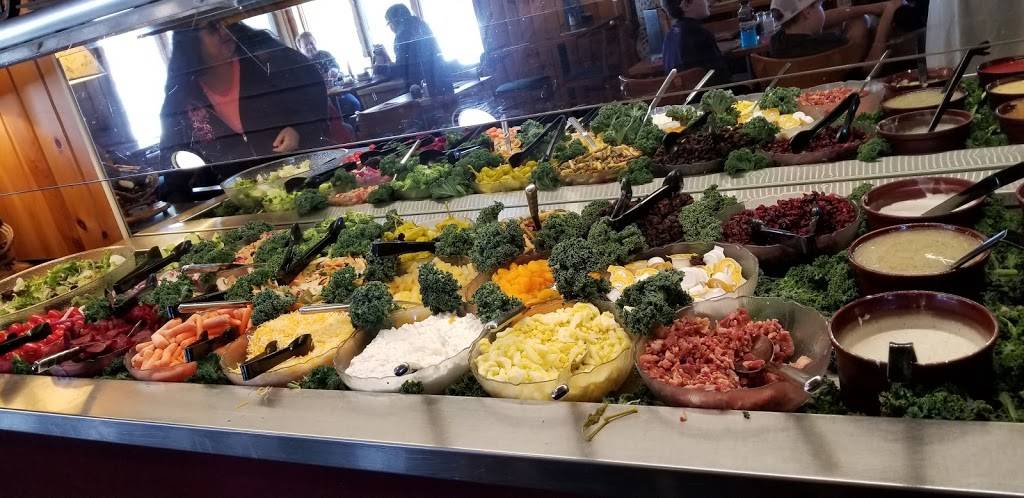 The Lodge Pub & Eatery | restaurant | 40 Breakneck Hill Rd, Lincoln, RI 02865, USA | 4017258510 OR +1 401-725-8510