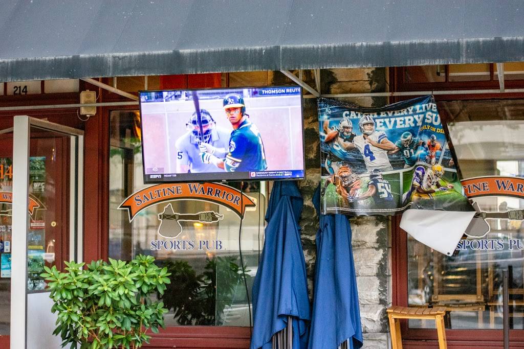 Saltine Warrior Sports Pub | restaurant | 214 W Water St, Syracuse, NY 13202, USA | 3153147740 OR +1 315-314-7740