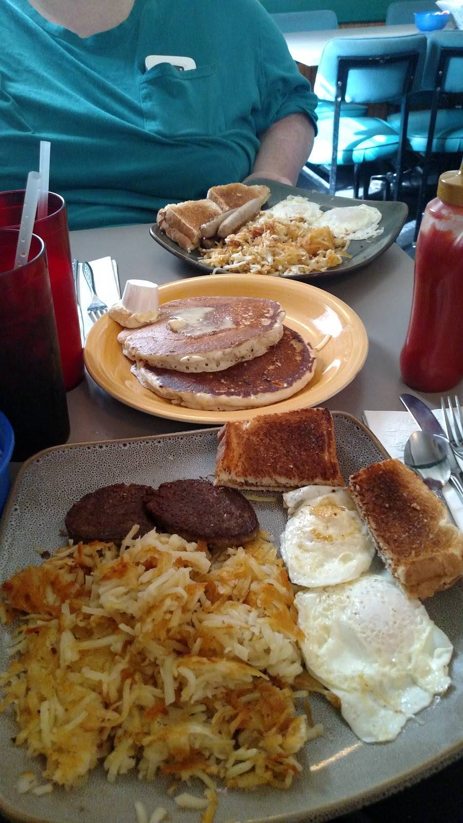 Corner Cafe | restaurant | 170 Beadle Lake Rd, Battle Creek, MI 49014, USA | 2699648093 OR +1 269-964-8093