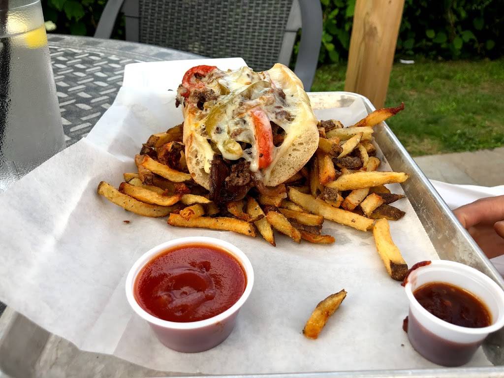 Burke Publick House | restaurant | 482 VT-114, East Burke, VT 05832, USA | 8026261188 OR +1 802-626-1188