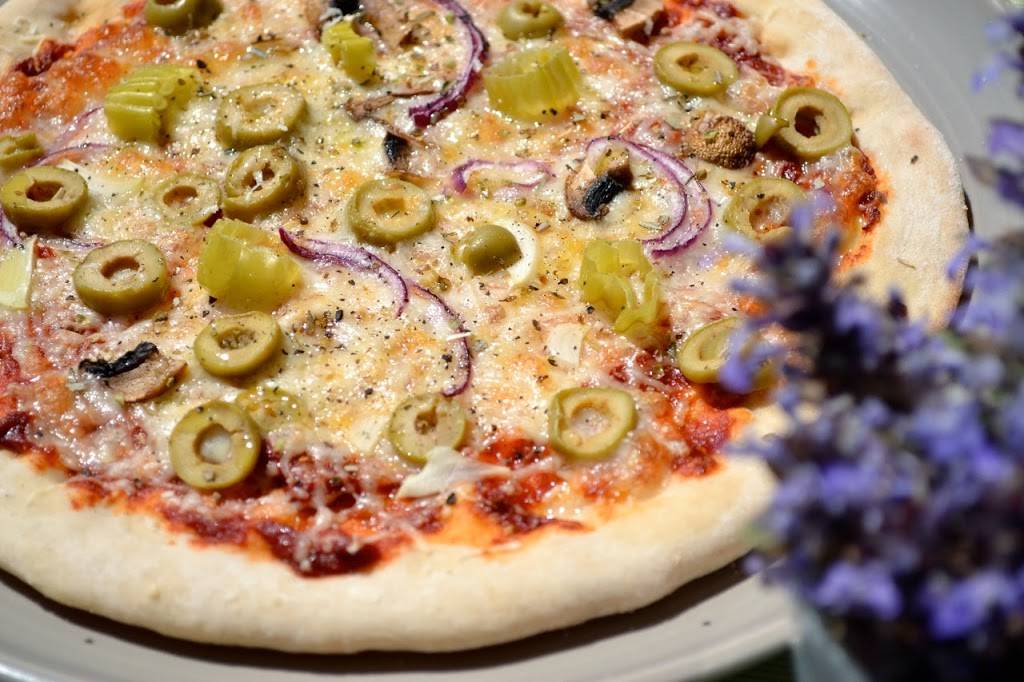 Pizza Man He Delivers | restaurant | 5101 Sunset Blvd, Los Angeles, CA 90027, USA | 3236654141 OR +1 323-665-4141