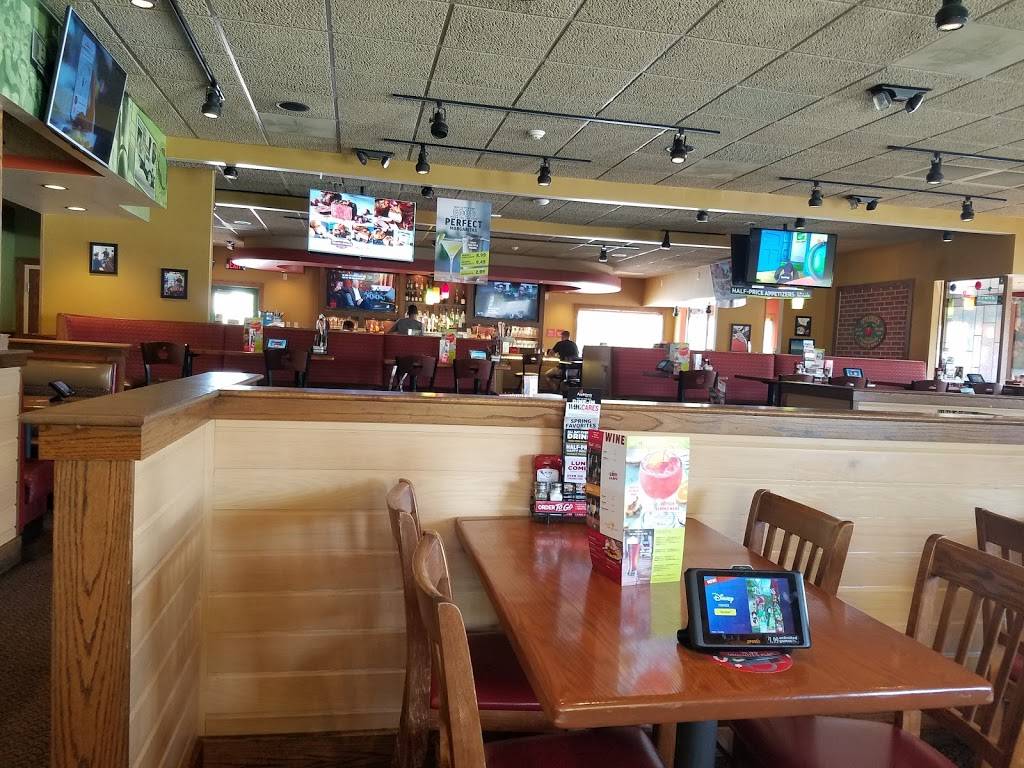 Applebees Grill + Bar | restaurant | 270 W Holt Ave, Milwaukee, WI 53207, USA | 4144890874 OR +1 414-489-0874
