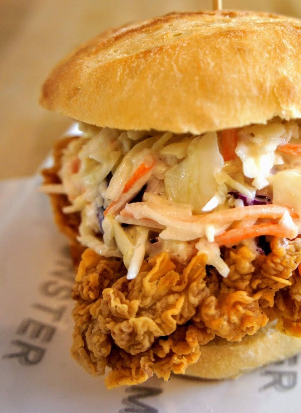 Honey Monster Gourmet Crispy Chicken | restaurant | 10 Main St #8, Wasaga Beach, ON L9Z 2K3, Canada | 4162687704 OR +1 416-268-7704