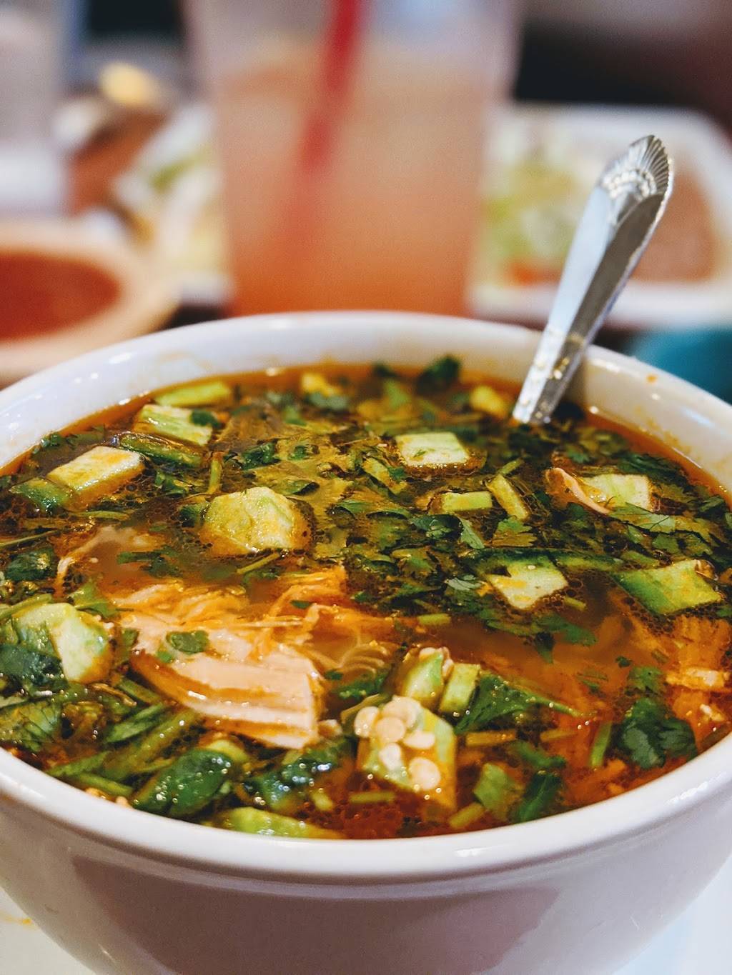 La Fiesta Mexican Kitchen | restaurant | 1849 Willamette Falls Dr, West Linn, OR 97068, USA | 5036576001 OR +1 503-657-6001