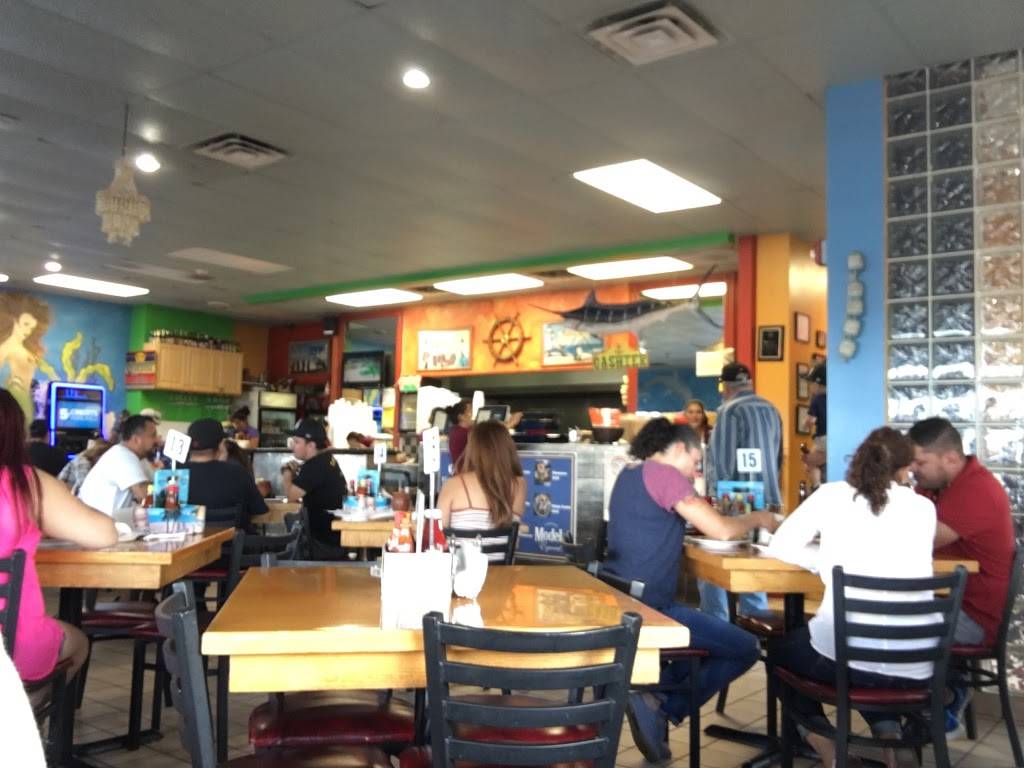 Las Islitas | restaurant | 3200 W North Ave, Stone Park, IL 60165, USA | 7083458699 OR +1 708-345-8699