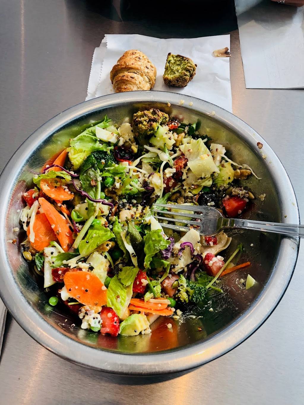 Salata | restaurant | 1335 E Whitestone Blvd #100, Cedar Park, TX 78613, USA | 5124560457 OR +1 512-456-0457