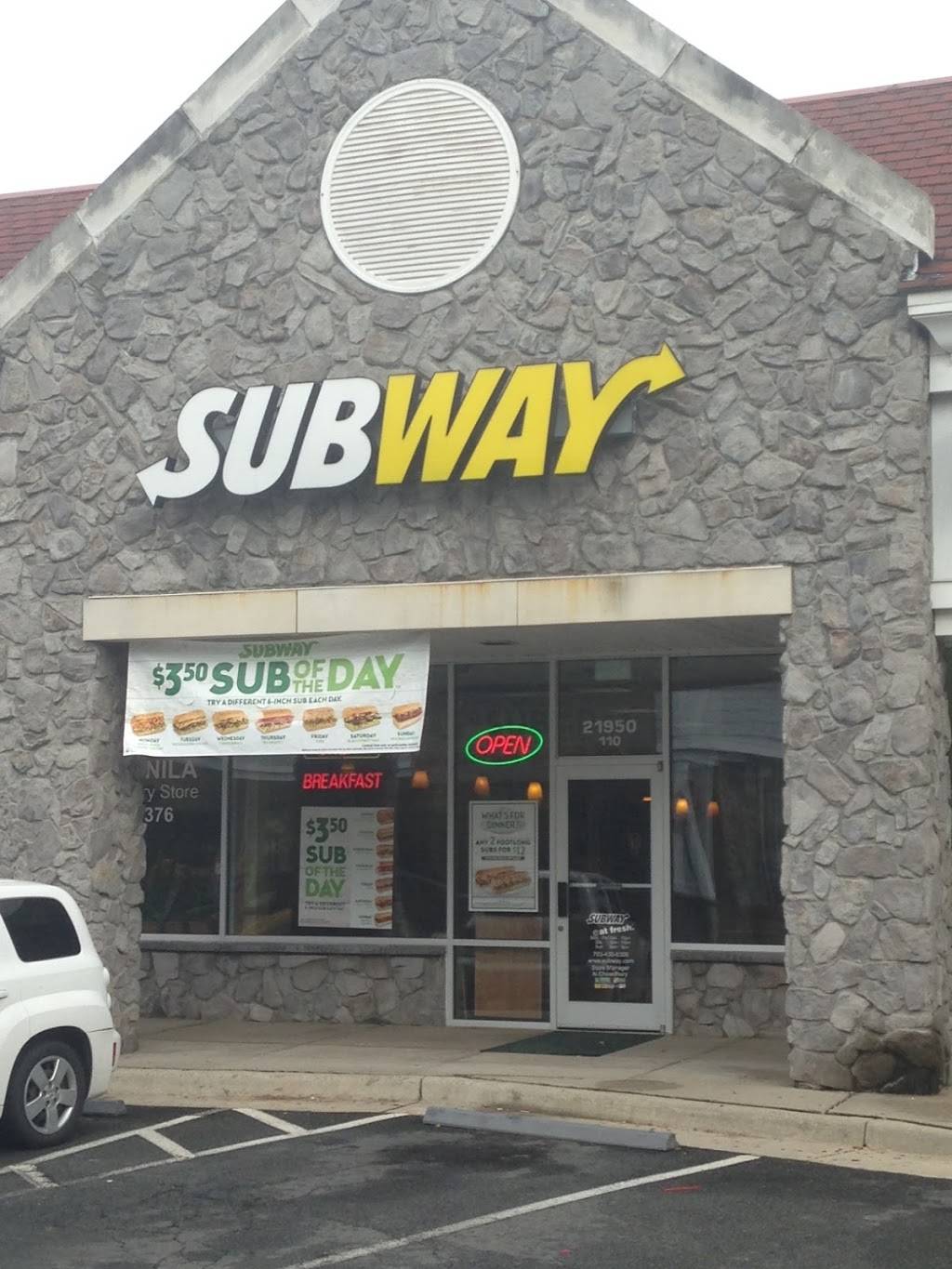 Subway Restaurants | restaurant | 21950 Cascades Pkwy #110, Sterling, VA 20164, USA | 7034306300 OR +1 703-430-6300