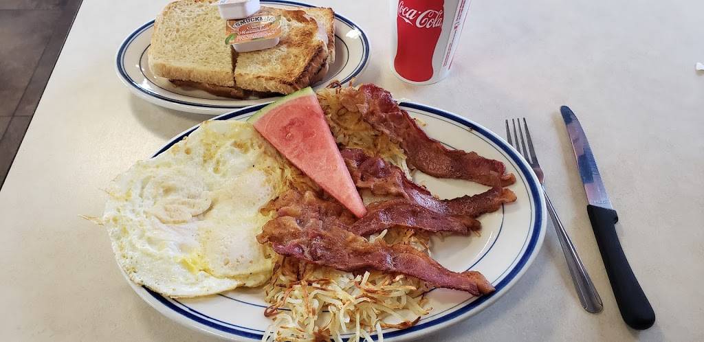 Gus Jr | restaurant | 497 E 4th St, Perris, CA 92570, USA | 9516573728 OR +1 951-657-3728