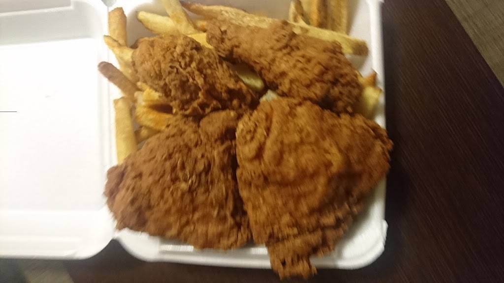 Chesters Chicken & Fish | restaurant | 771 Southdale Rd E, London, ON N6E 2C6, Canada | 5194711100 OR +1 519-471-1100