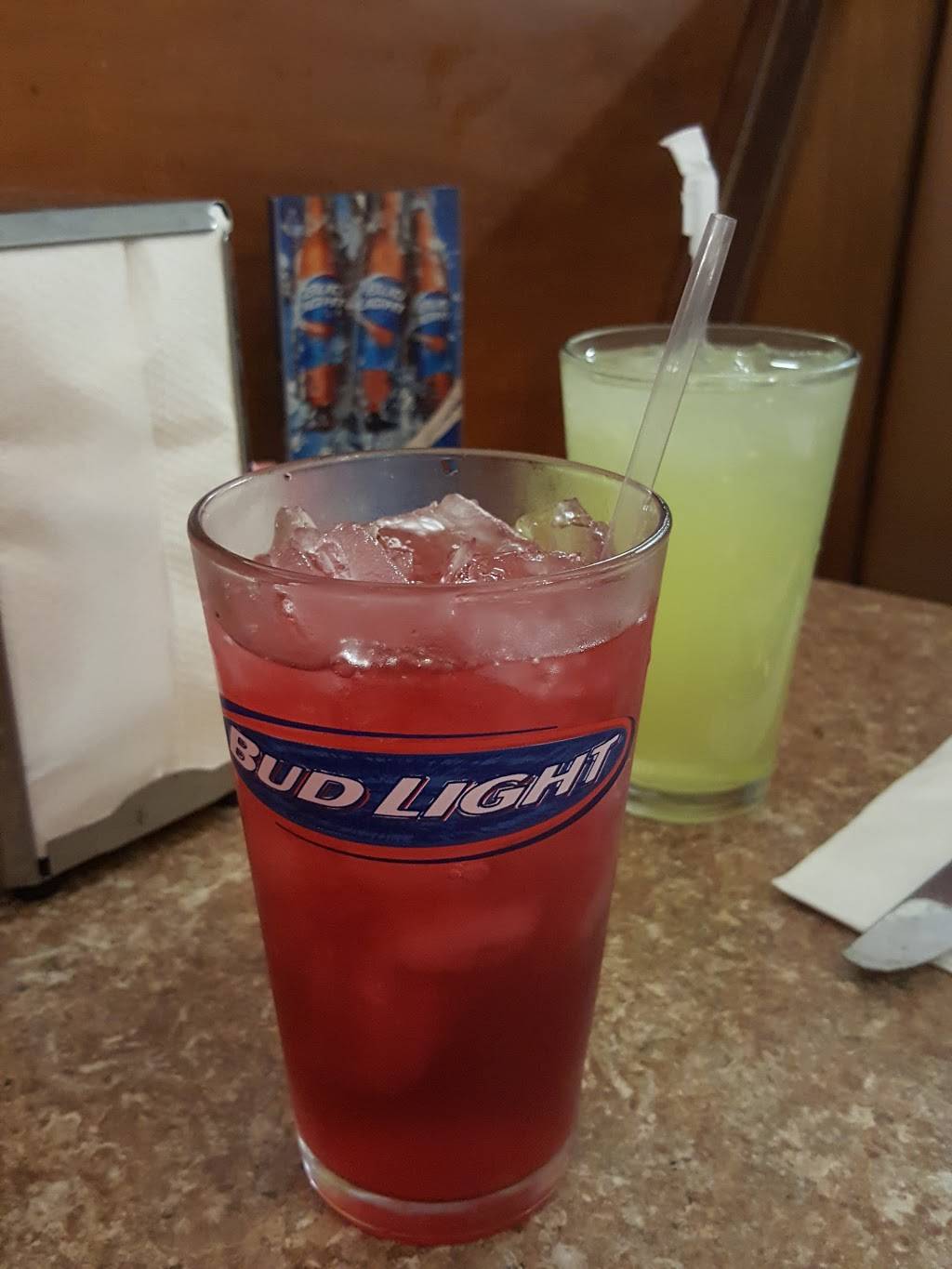 New England Pizza & Restaurant | restaurant | 1128, 518 Salmon Brook St, Granby, CT 06035, USA | 8606534447 OR +1 860-653-4447