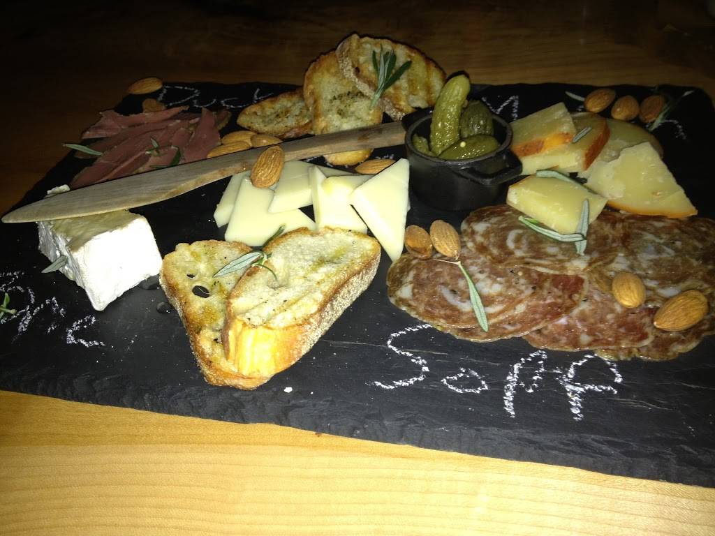 The Owls Head | restaurant | 479 74th St, Brooklyn, NY 11209, USA | 7186802436 OR +1 718-680-2436