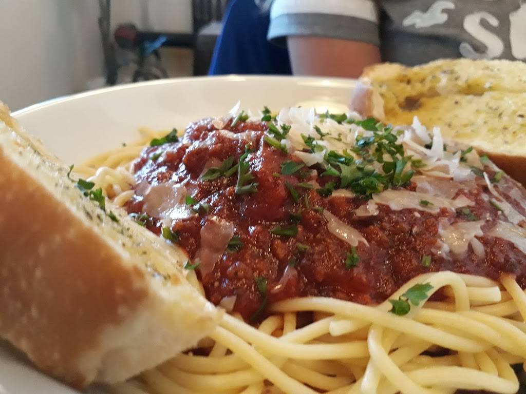 Giovannis Italian Restaurant | restaurant | 5277 Linda Vista Rd, San Diego, CA 92110, USA | 6192933333 OR +1 619-293-3333