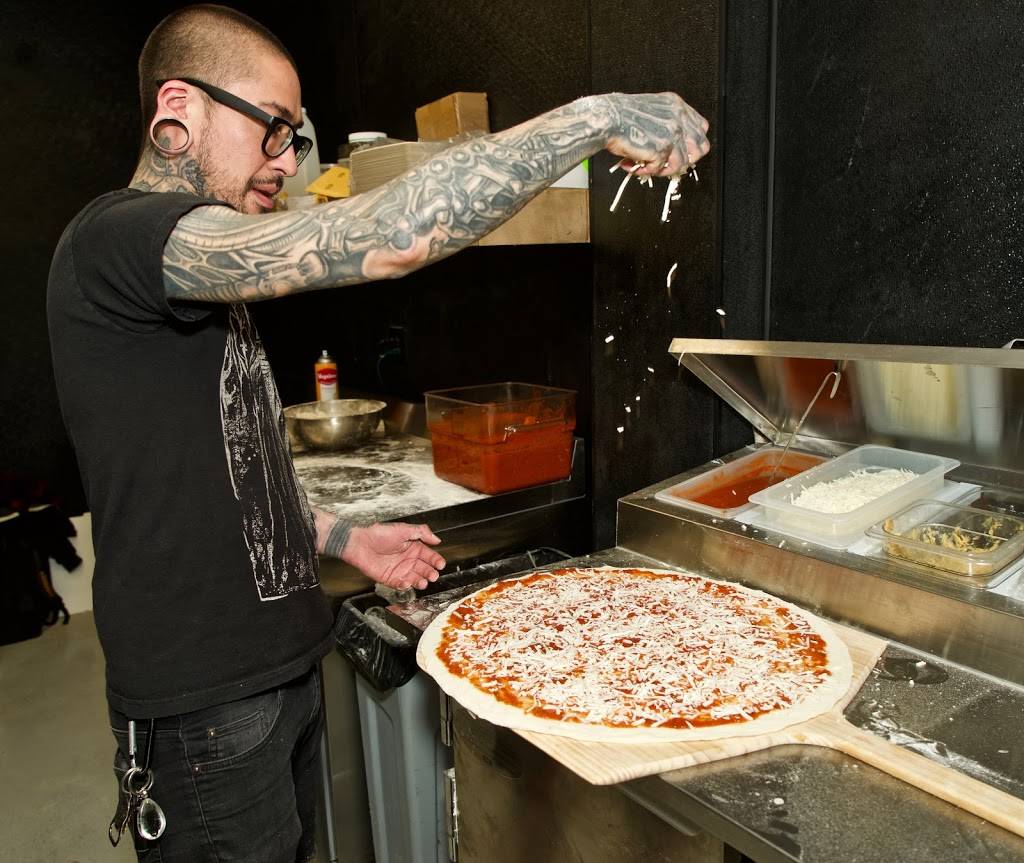 Famous Original Js Pizza | meal takeaway | 715 E 26th Ave, Denver, CO 80205, USA | 7204209102 OR +1 720-420-9102