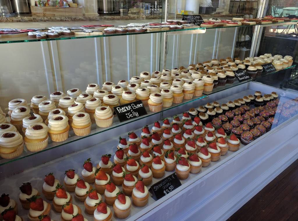 Blue Horse Bakery | bakery | 112 N Church St, Nacogdoches, TX 75961, USA | 9365644100 OR +1 936-564-4100