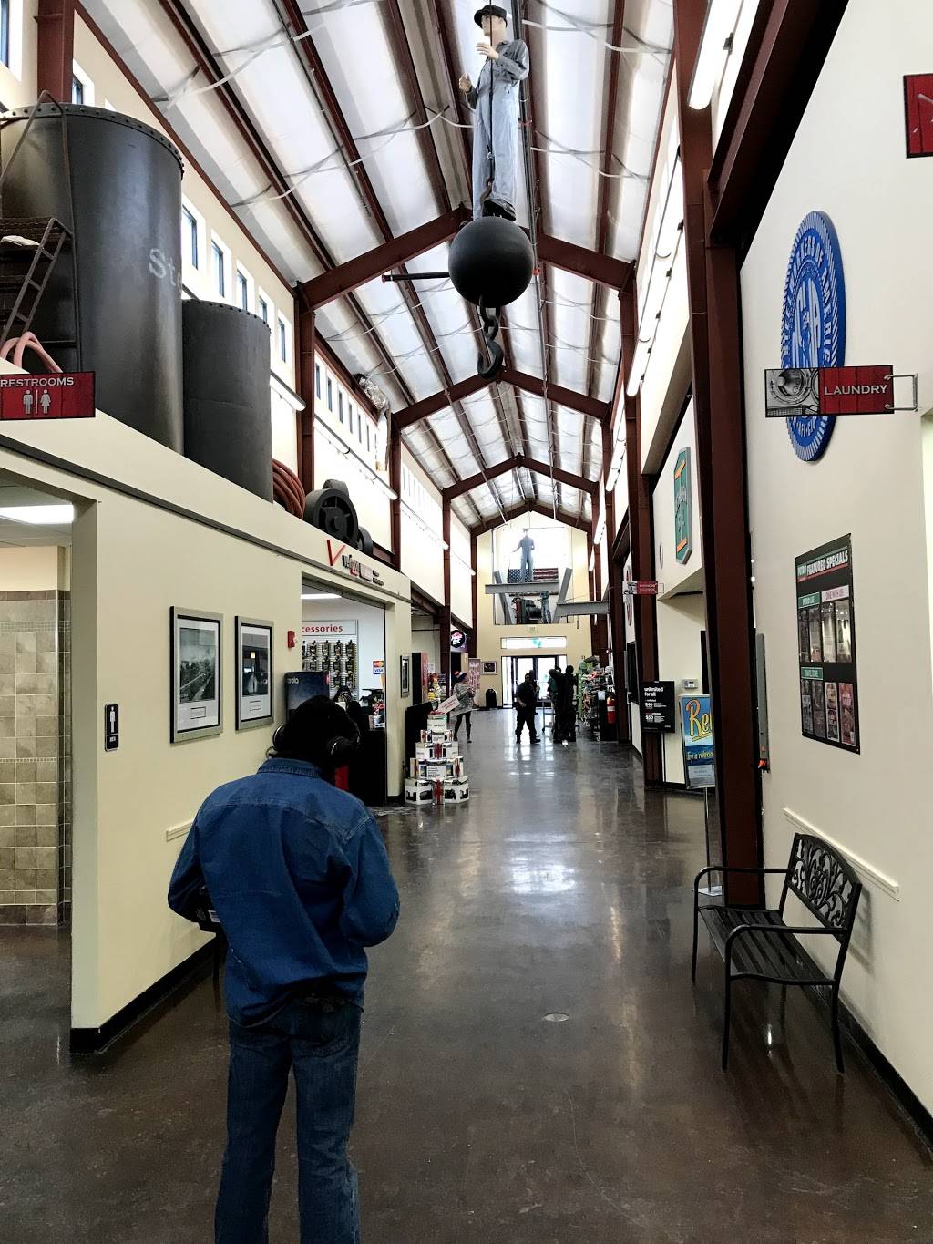 BP | restaurant | 3001 Grant St, Gary, IN 46408, USA | 2198841133 OR +1 219-884-1133