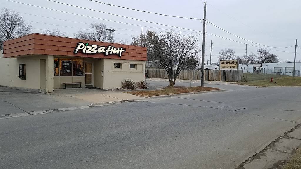 Pizza Hut | meal takeaway | 707 W Madison St, Marshalltown, IA 50158, USA | 6417524000 OR +1 641-752-4000