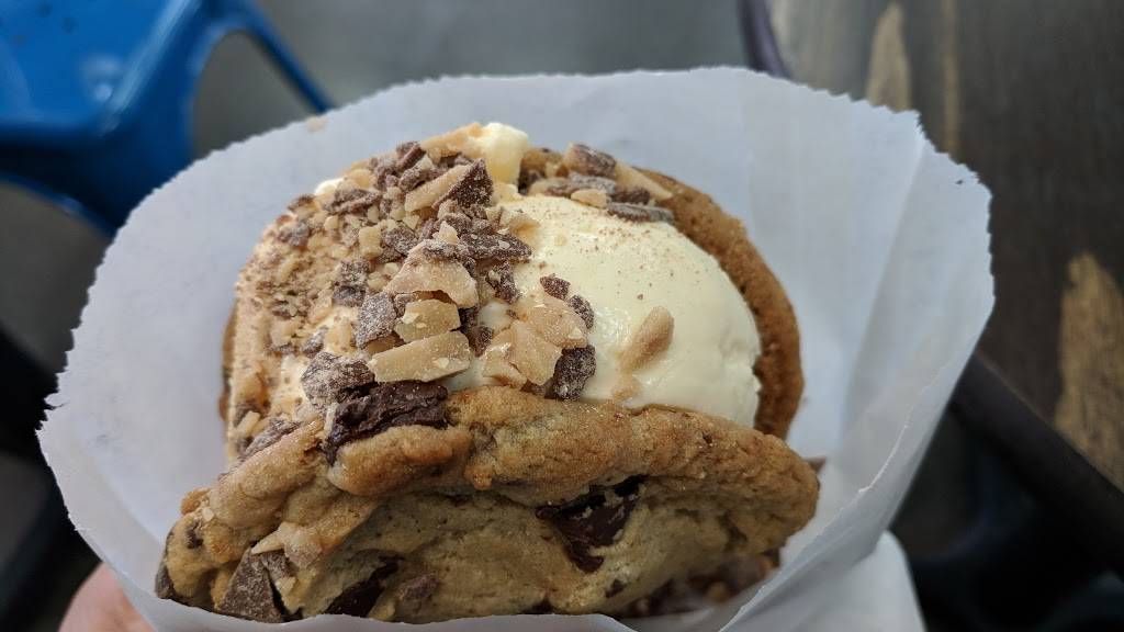 Rocky Moo | restaurant | 100 E Main St Ste R4, Spartanburg, SC 29306, USA | 8649131322 OR +1 864-913-1322