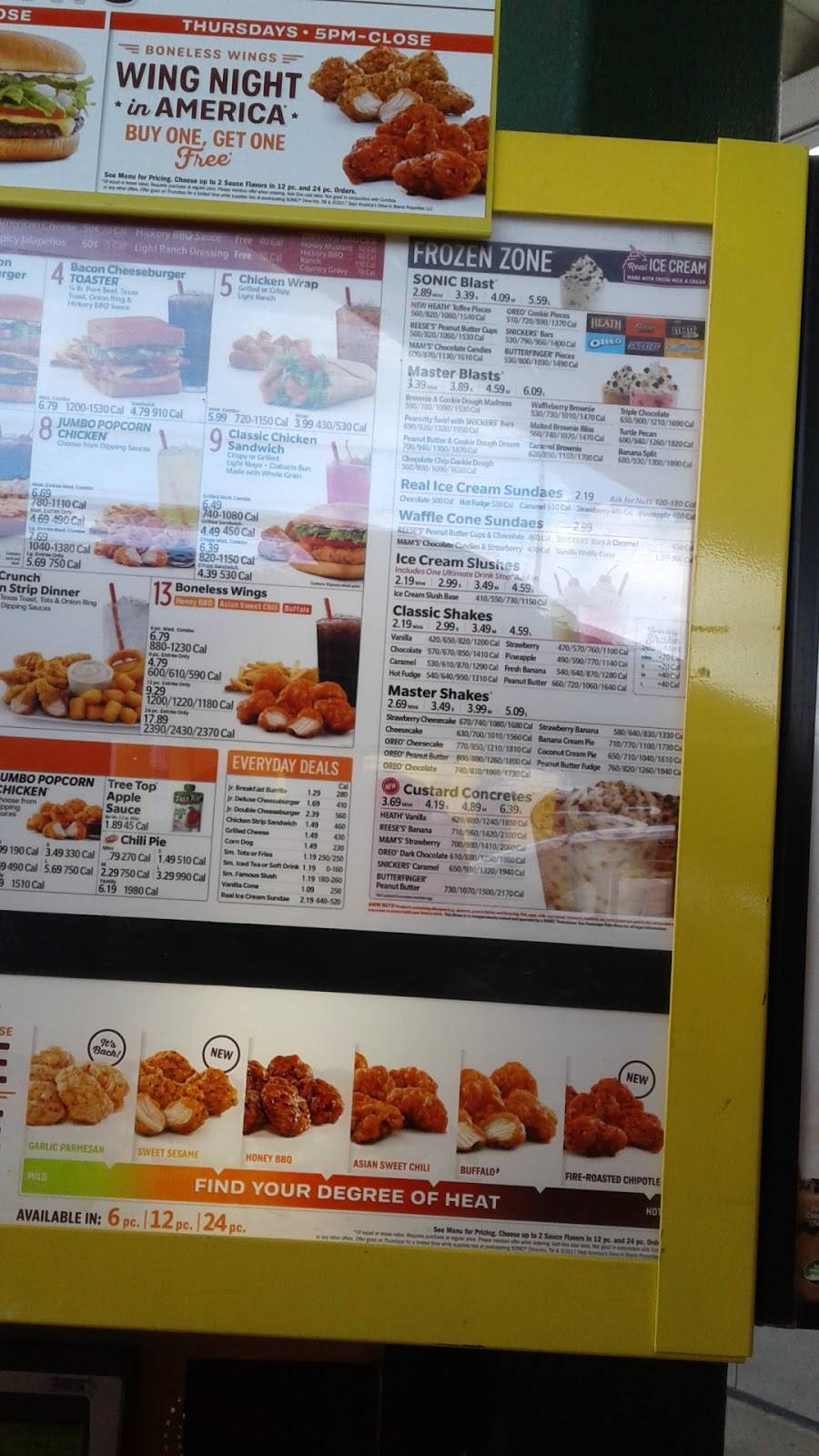 Sonic Drive-In | restaurant | 813 Smithville Hwy, McMinnville, TN 37110, USA | 9314737275 OR +1 931-473-7275