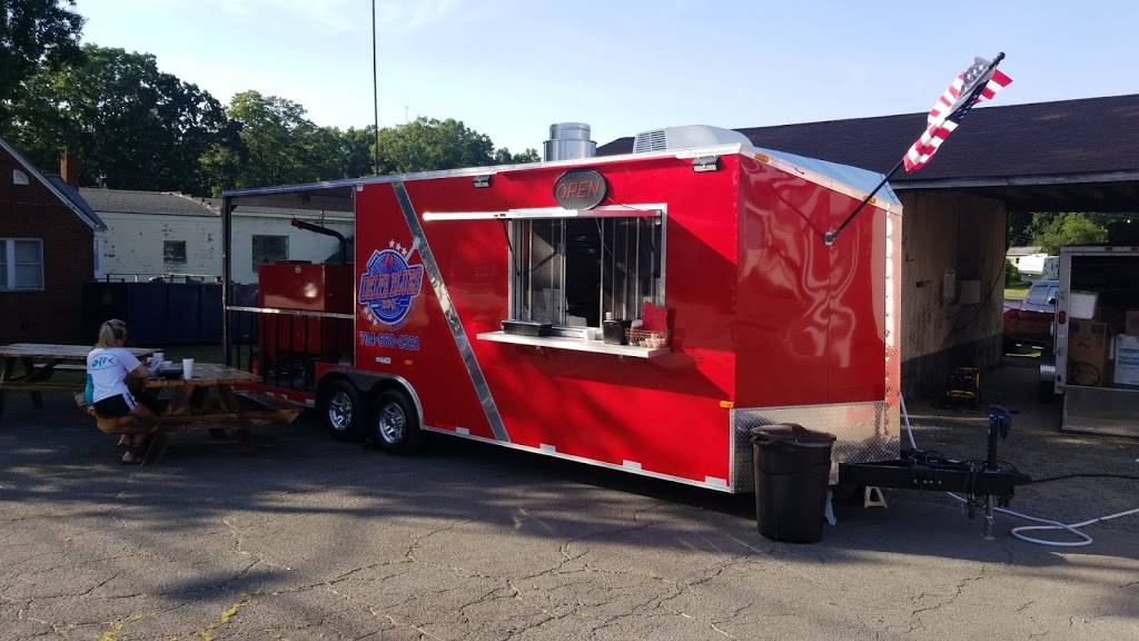 Delta Blues BBQ | restaurant | 402 N Main St, Oakboro, NC 28129, USA | 7046684321 OR +1 704-668-4321