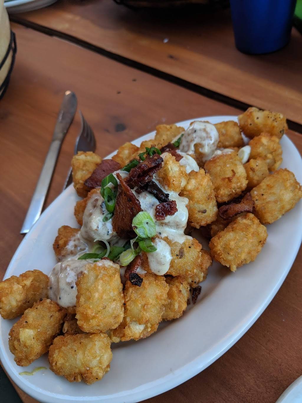 Swezeys Pub | restaurant | 254 Village Square #100, Pleasant View, TN 37146, USA | 6153985222 OR +1 615-398-5222