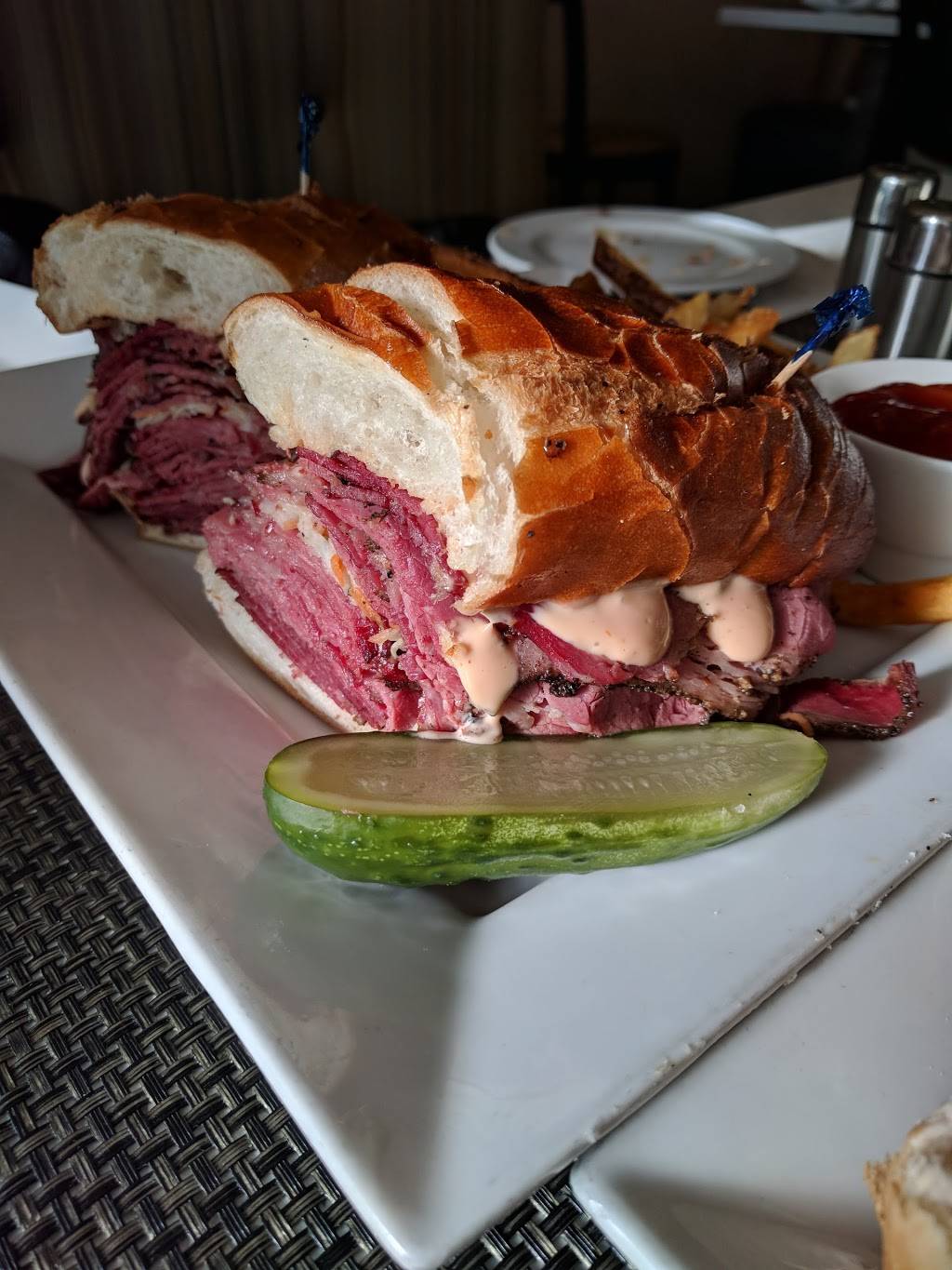 Six Thirteen | restaurant | 108 Prospect St, Stamford, CT 06901, USA | 2036148777 OR +1 203-614-8777