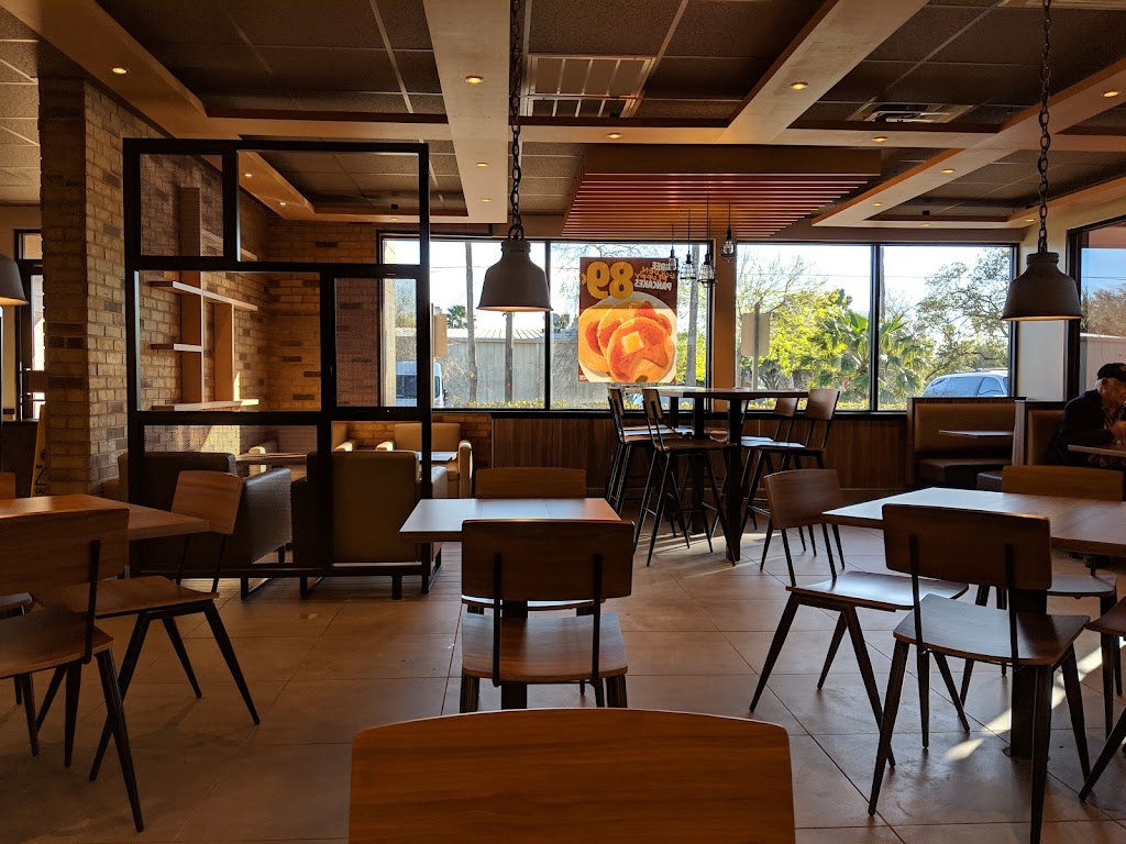 Burger King | restaurant | 1300 Central Blvd, Brownsville, TX 78520, USA | 9565445475 OR +1 956-544-5475