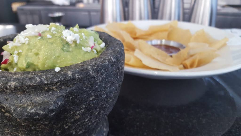 Hub 51 | restaurant | Terminal 5, 10000 West Ohare Avenue, Chicago, IL 60666, USA | 7738165265 OR +1 773-816-5265