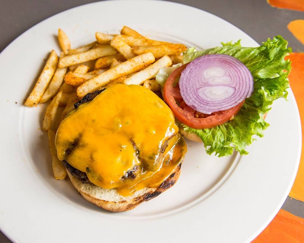 Luna Grill & Diner | restaurant | 1301 Connecticut Ave NW UNIT 1A, Washington, DC 20036, USA | 2028352280 OR +1 202-835-2280