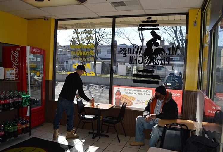 Mr. Wings | restaurant | 500 W Oregon Ave #7, Philadelphia, PA 19148, USA | 2153894647 OR +1 215-389-4647