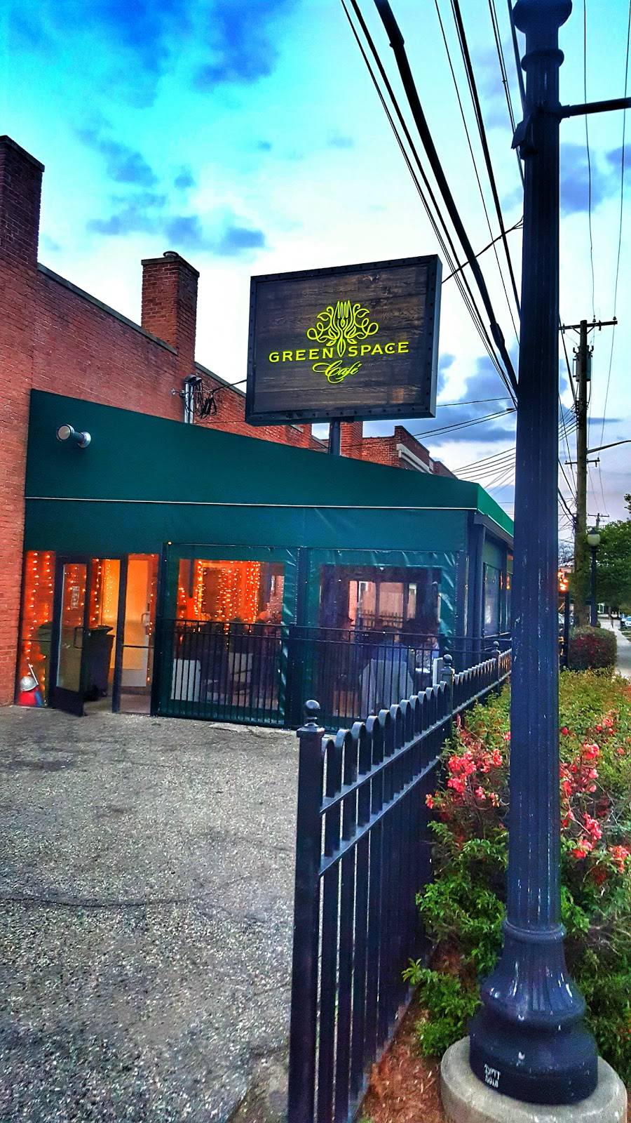 GreenSpace Cafe | restaurant | 215 W Nine Mile Rd, Ferndale, MI 48220, USA | 2482067510 OR +1 248-206-7510