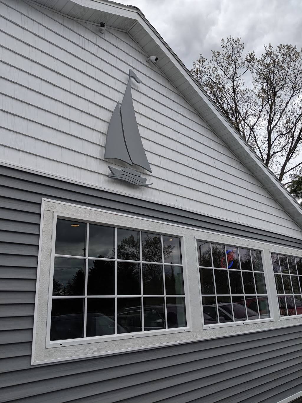 Summer House Grill & Bar | restaurant | 1280 E Hiawatha Dr, Wisconsin Dells, WI 53965, USA | 6082530207 OR +1 608-253-0207