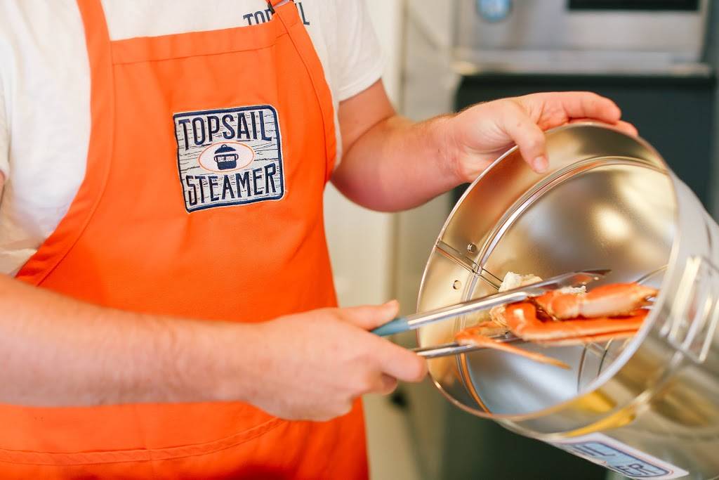 Topsail Steamer | restaurant | 303 S Topsail Dr, Surf City, NC 28445, USA | 9103282645 OR +1 910-328-2645