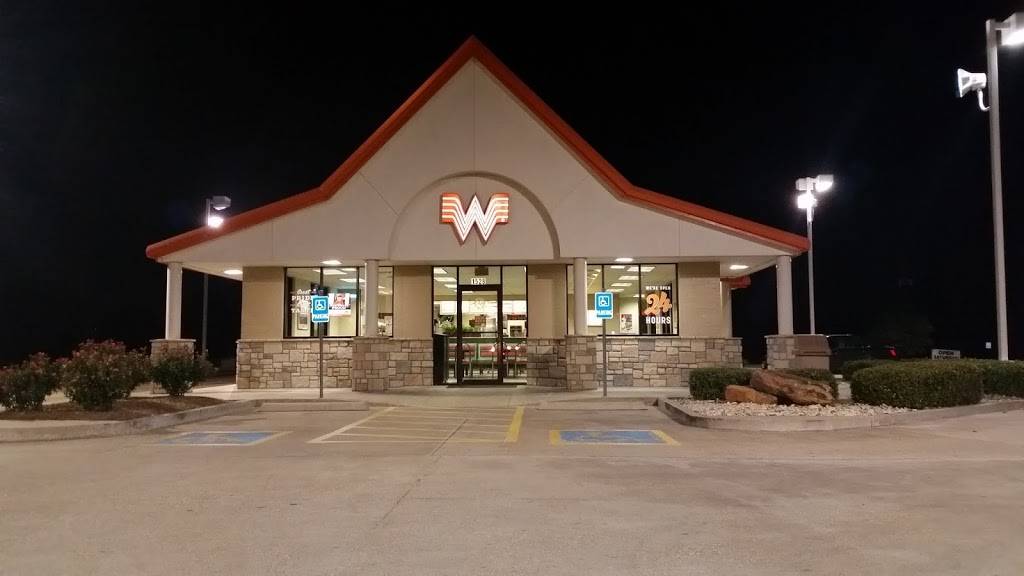 Whataburger | restaurant | 1528 Hewitt Dr, Waco, TX 76712, USA | 2546660925 OR +1 254-666-0925