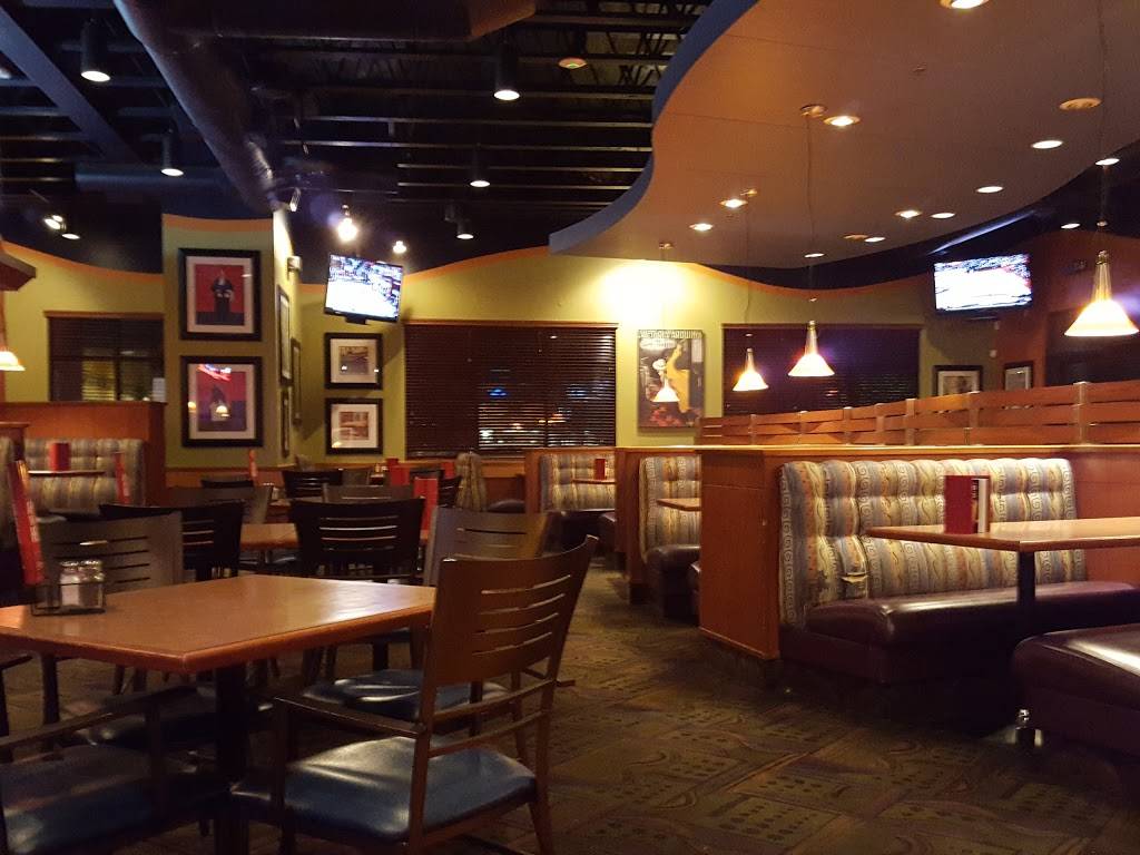 Bostons Restaurant & Sports Bar | restaurant | 3911 Venetian Dr, Newburgh, IN 47630, USA | 8128533400 OR +1 812-853-3400