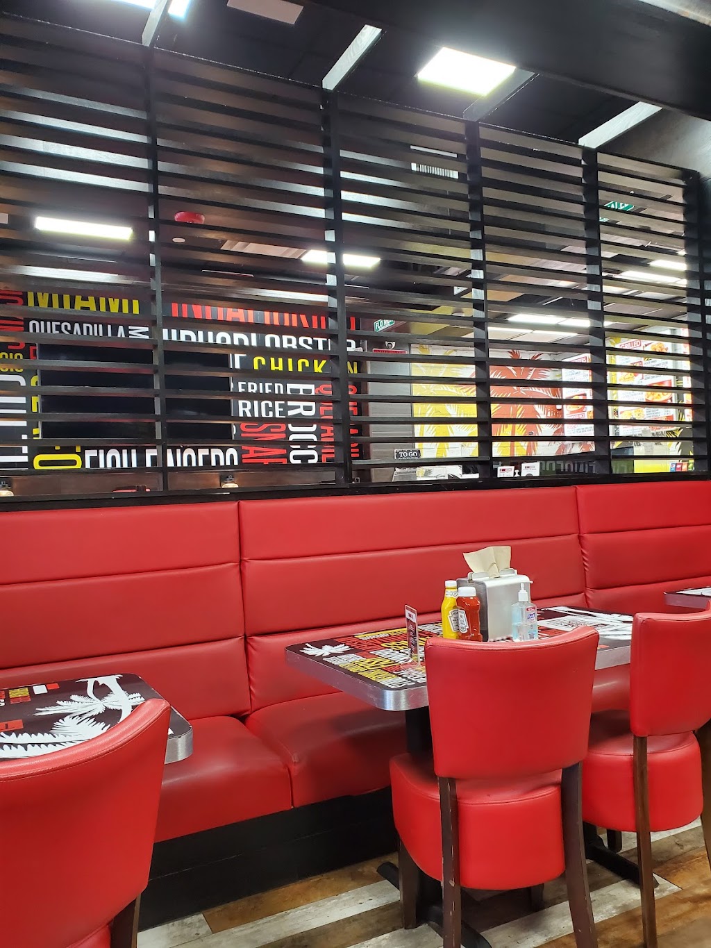 The Licking South Beach | restaurant | 754 Washington Ave, Miami Beach, FL 33139, USA | 3053978588 OR +1 305-397-8588