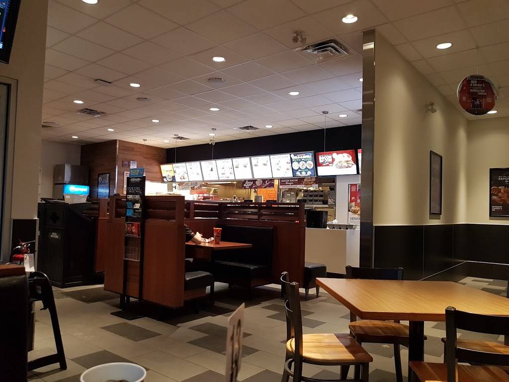 Swiss Chalet | restaurant | 315 Arthur St S, Elmira, ON N3B 3L5, Canada | 5196694640 OR +1 519-669-4640