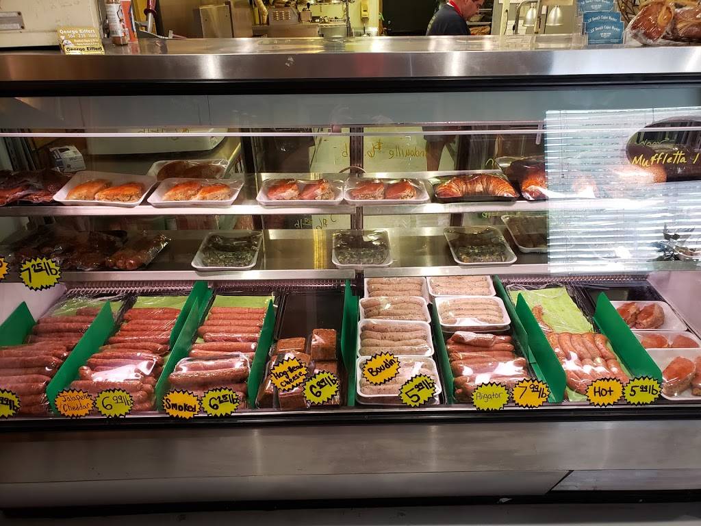 Lil Dougs Cajun Market and Smokehouse | restaurant | 208 Tullulah Ave, River Ridge, LA 70123, USA | 5043602040 OR +1 504-360-2040