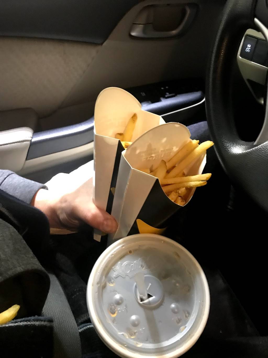 Carls Jr. / Green Burrito | restaurant | 44361 Sierra Hwy, Lancaster, CA 93534, USA | 6619486314 OR +1 661-948-6314