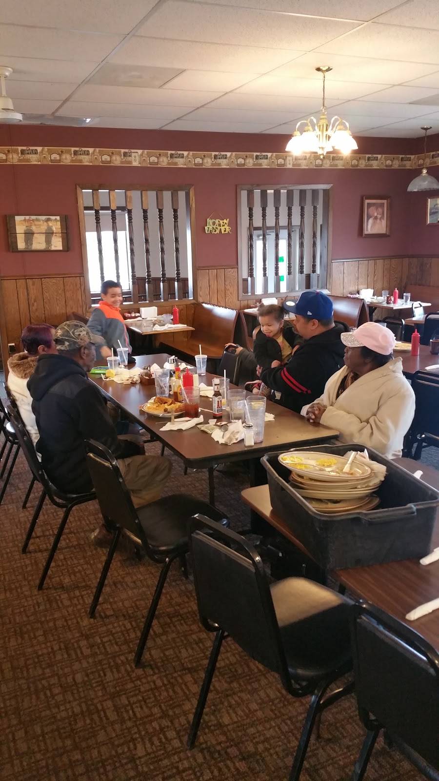 Hillcrest Cafe & Catering | cafe | 13350 MN-5, Norwood Young America, MN 55368, USA | 9524672777 OR +1 952-467-2777